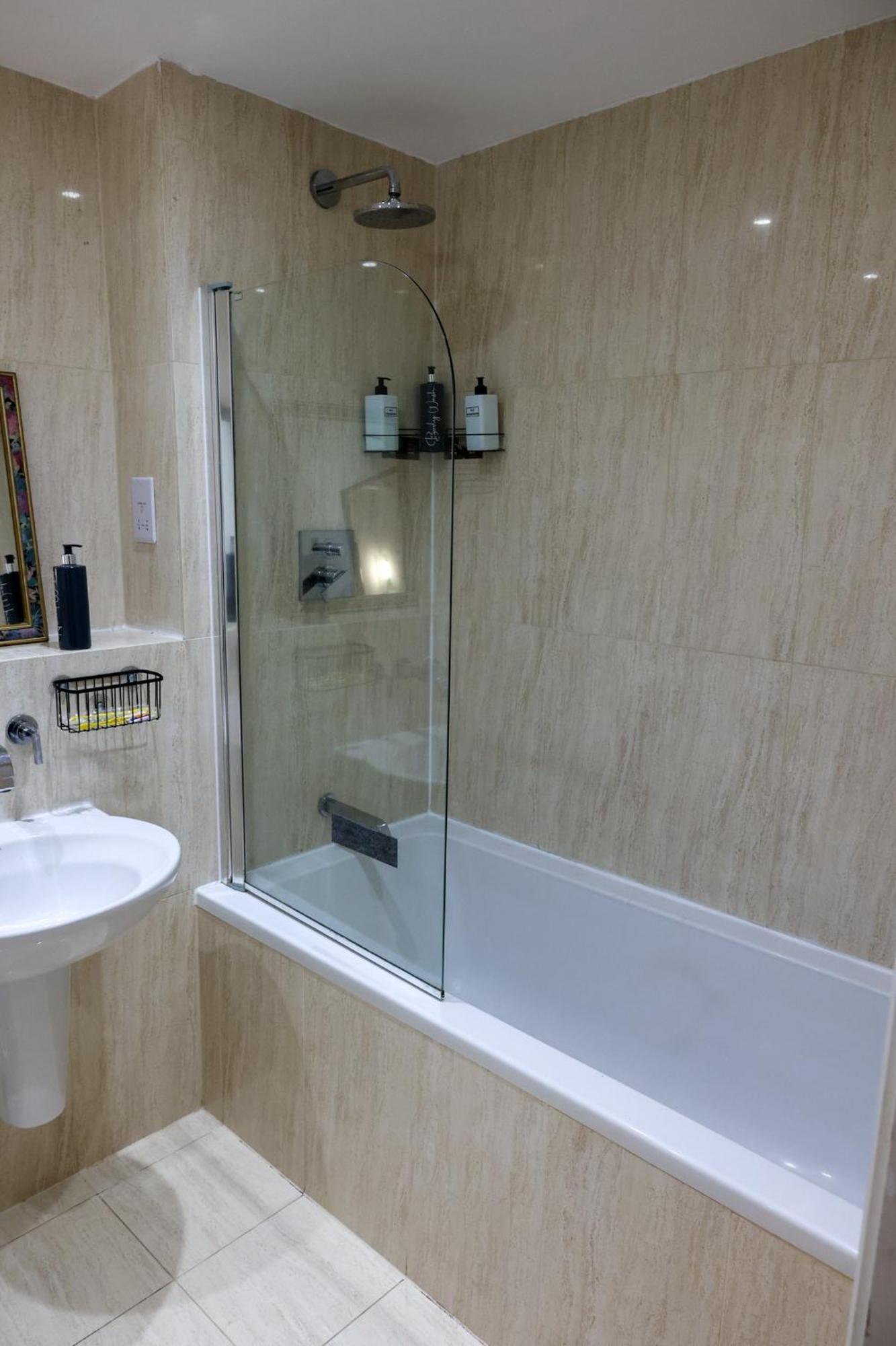 Centrally Located 1Br Apt Near Edg Cricket, University Of Bham, Priory Hospital & Cannon Hill Park เบอร์มิงแฮม ภายนอก รูปภาพ