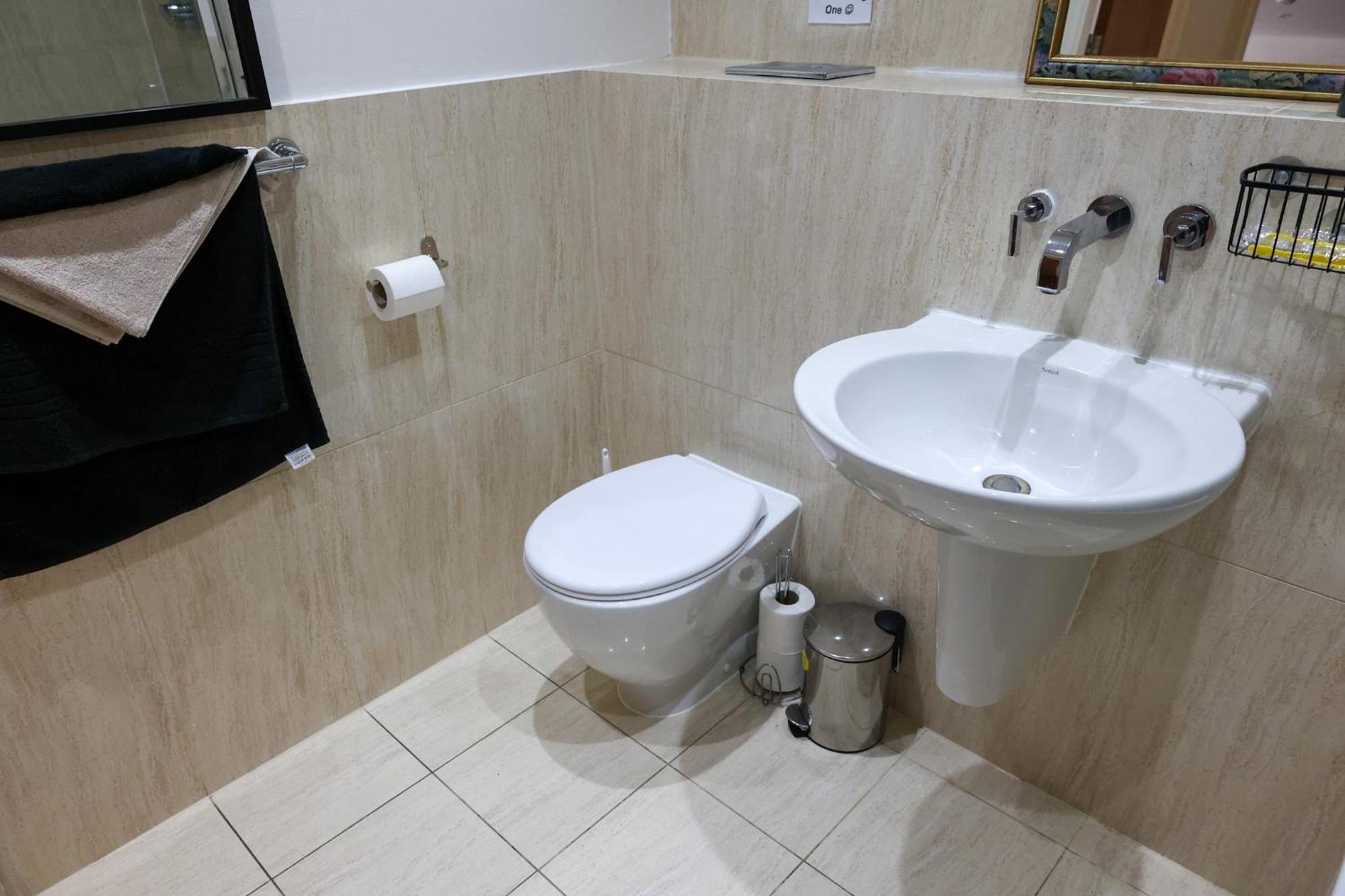 Centrally Located 1Br Apt Near Edg Cricket, University Of Bham, Priory Hospital & Cannon Hill Park เบอร์มิงแฮม ภายนอก รูปภาพ